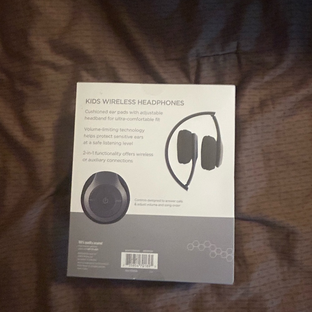 Ativa Kids Wireless Headphones - Black and Gray - Picture 2 of 6